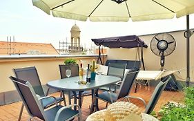 Rumbach Terrace Apartment